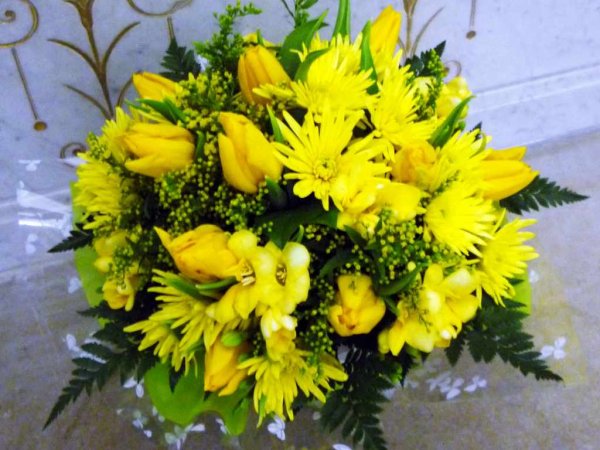 PF Assistance - Composition florale bouquet Sunny