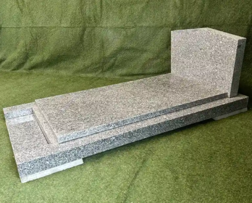 Monument funéraire reconditionné - modèle RPE211025P - coté droit Monument funéraire reconditionné - modèle RPE211025P - coté droit