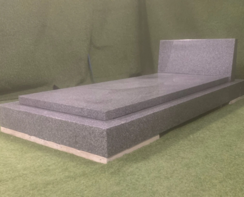 Monument funéraire reconditionné - modèle RPE310034P - coté droit