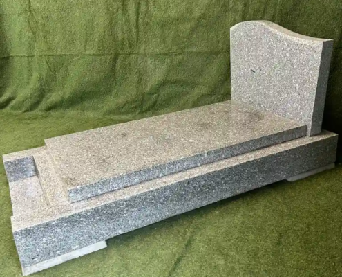 Monument funéraire reconditionné - modèle RPG311025P - coté droit