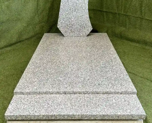 Monument funéraire reconditionné - modèle RPS30204DS - vue de face